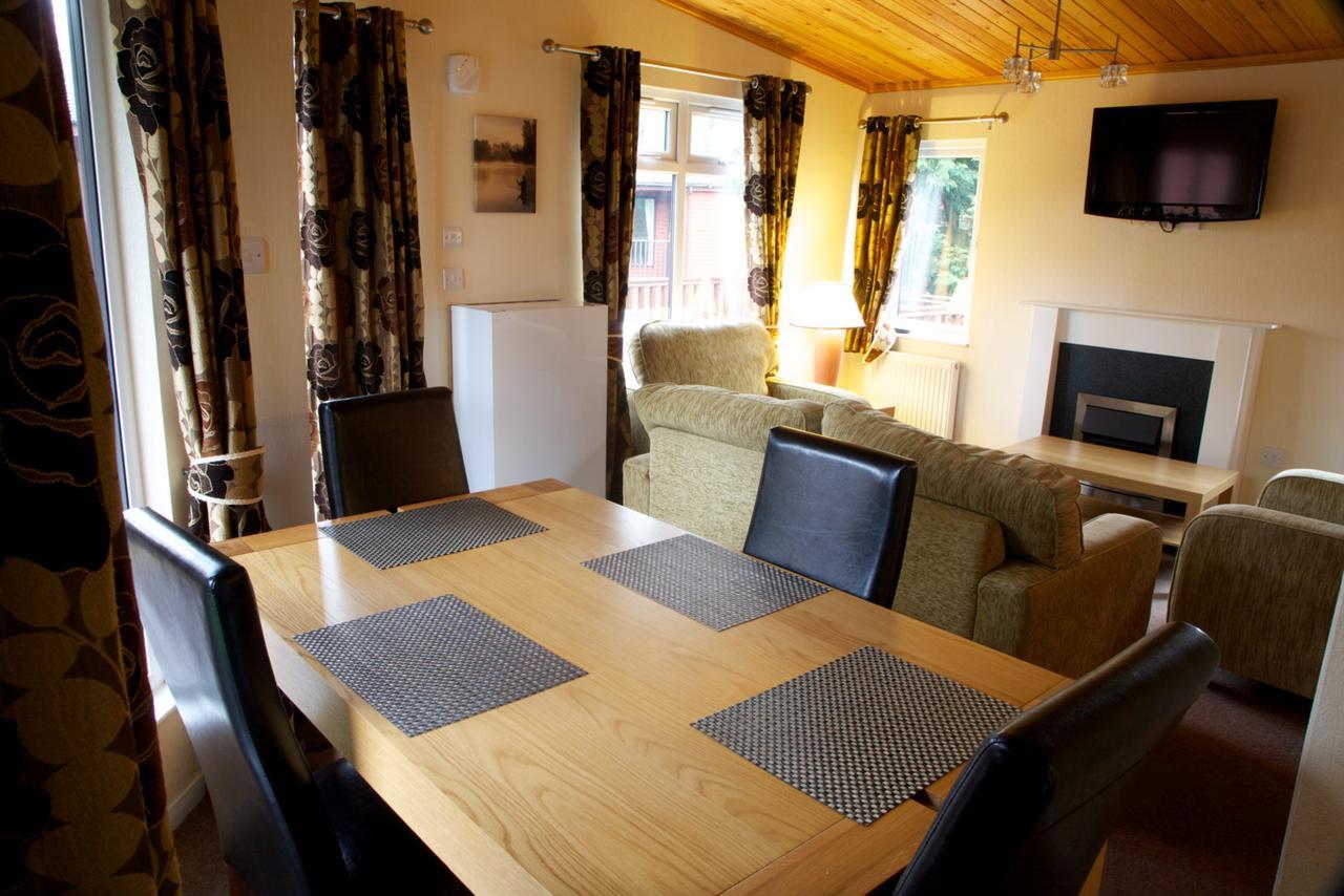 Royal Deeside Woodland Lodges Aboyne Ngoại thất bức ảnh